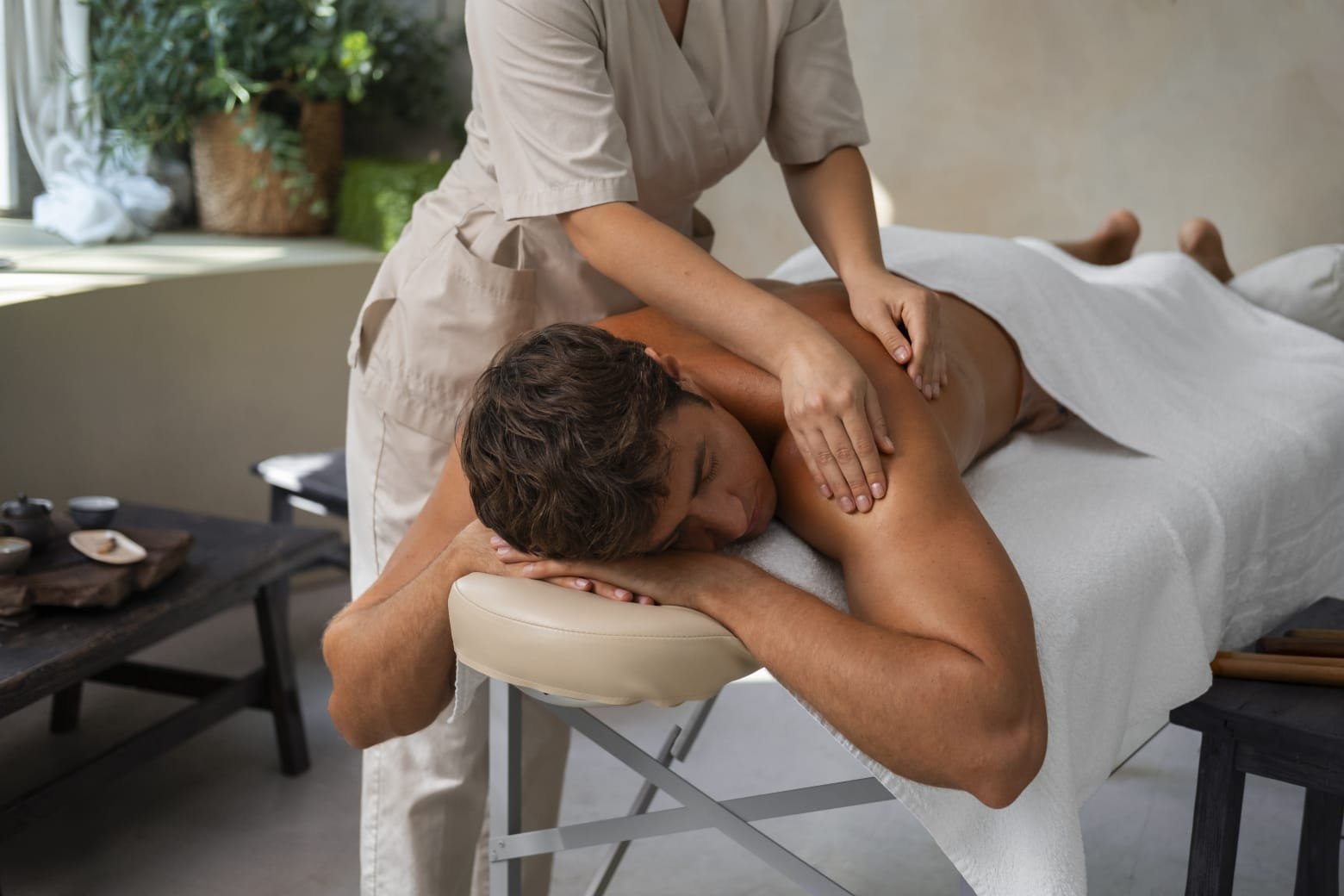 best Ayurvedic Back Pain Treatment In dubai